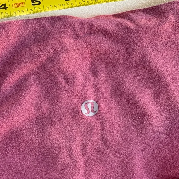 Size 6 LuluLemon Align Pink Shorts - Picture 5 of 6
